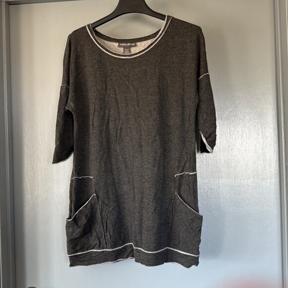 A Pea in the Pod Women's Maternity Top Dark Gray Scoop Neck Raw Edges sz Medium - Picture 1 of 5